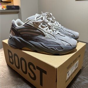 Yeezy Boost 700 V2 Tephra - Size 8.5M